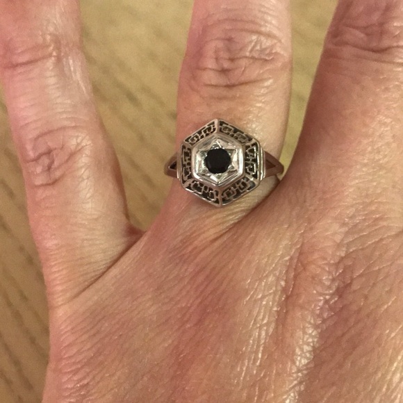 Vintage Jewelry - Antique Vintage Estate Ring w/ Genuine Black Onyx